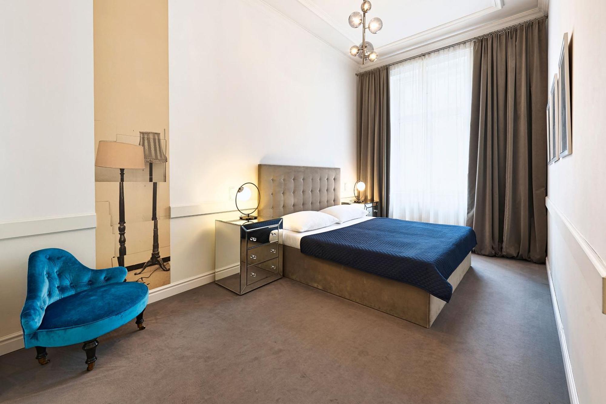 Apartament 6 *