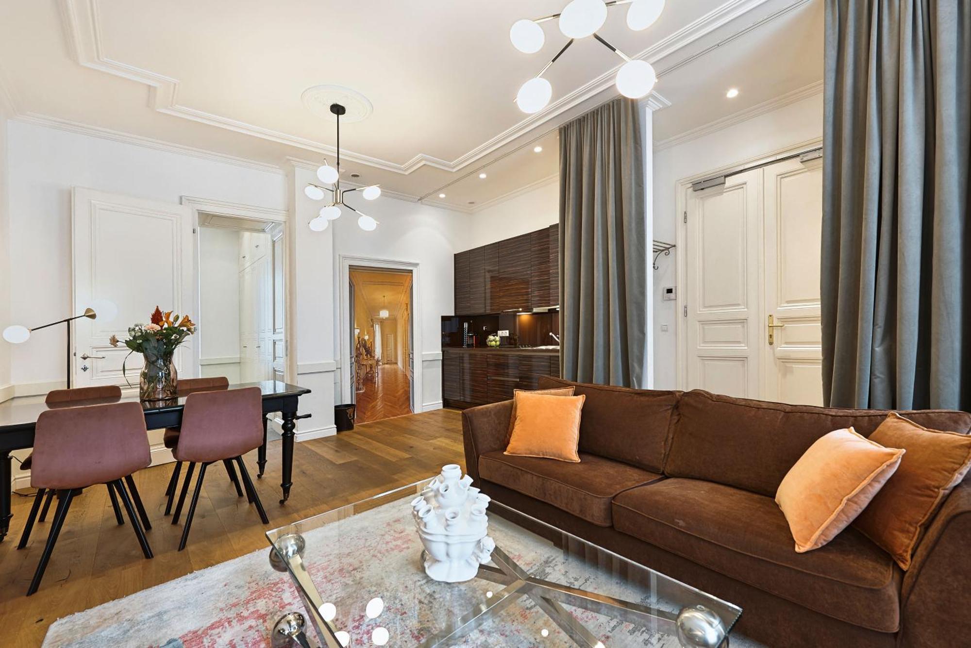 6 Apartament *